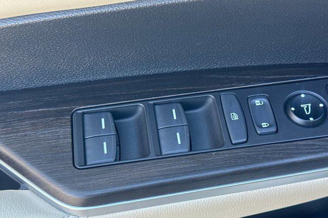 used 2020 Honda Clarity Plug-In Hybrid car, priced at $19,996