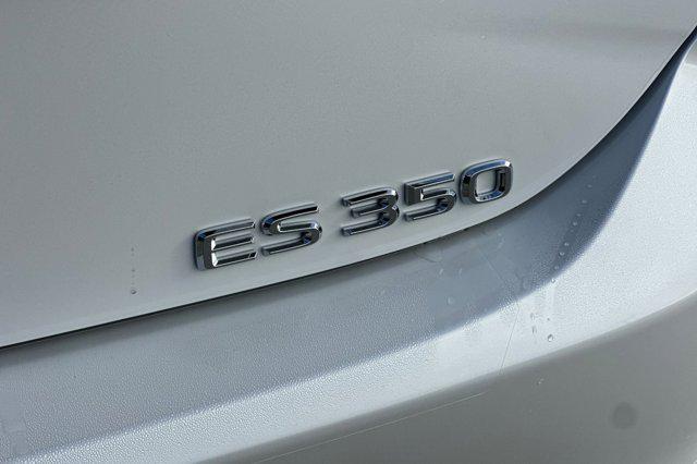 new 2025 Lexus ES 350 car, priced at $45,304