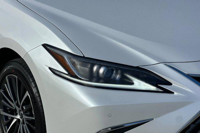 new 2025 Lexus ES 350 car, priced at $45,304