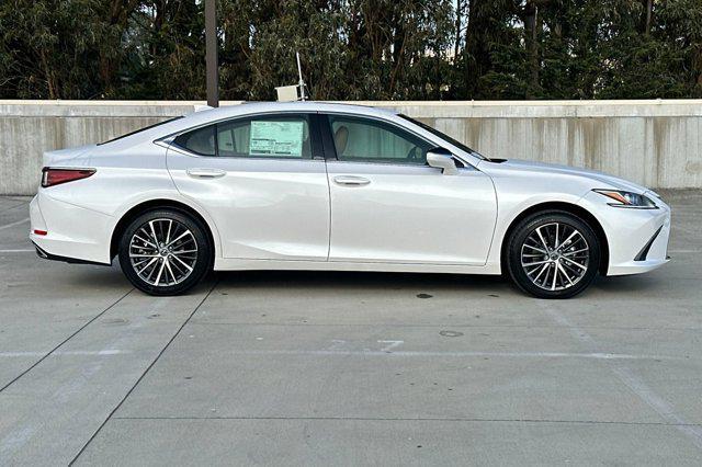 new 2025 Lexus ES 350 car, priced at $45,304