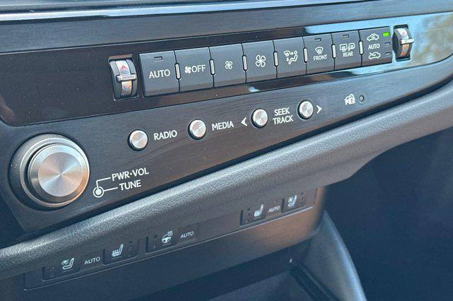 new 2025 Lexus ES 350 car, priced at $45,304