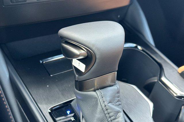 new 2025 Lexus ES 350 car, priced at $45,304