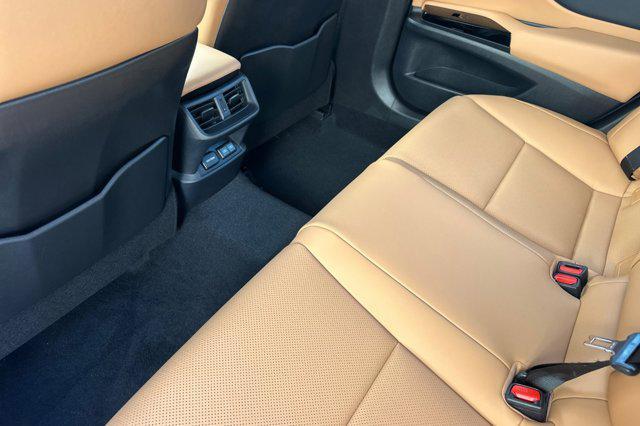 new 2025 Lexus ES 350 car, priced at $45,304