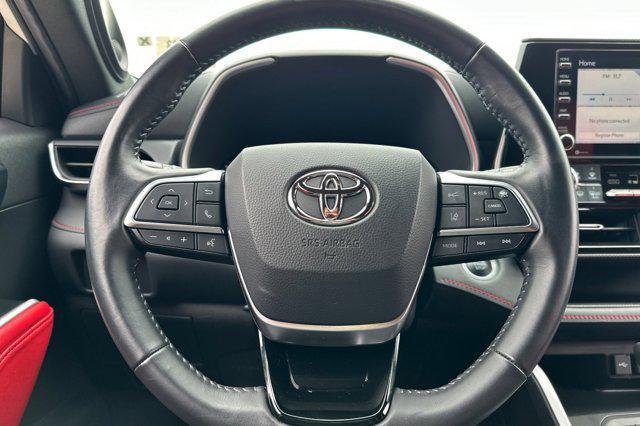 used 2021 Toyota Highlander car, priced at $36,999