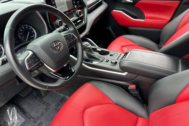 used 2021 Toyota Highlander car, priced at $36,999