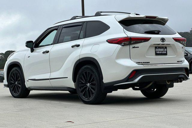 used 2021 Toyota Highlander car, priced at $36,999