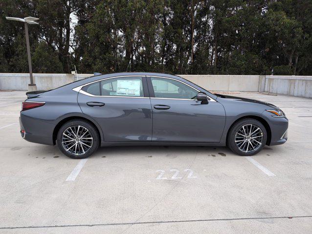 new 2025 Lexus ES 300h car, priced at $49,394