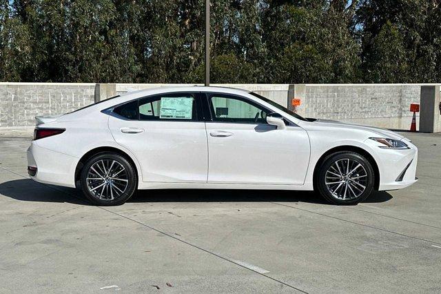 new 2024 Lexus ES 300h car, priced at $48,013