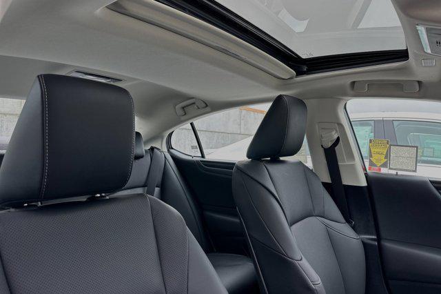 new 2024 Lexus ES 300h car, priced at $47,514