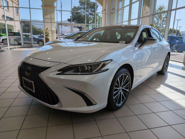 new 2025 Lexus ES 300h car, priced at $47,324