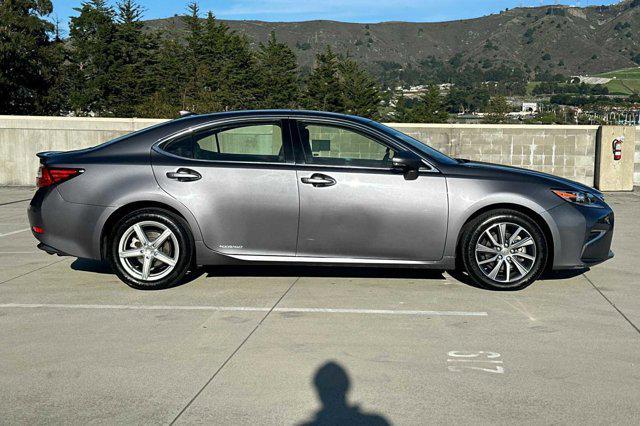 used 2017 Lexus ES 300h car, priced at $18,999