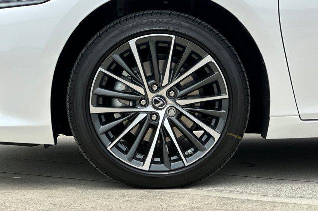 new 2025 Lexus ES 300h car, priced at $48,944