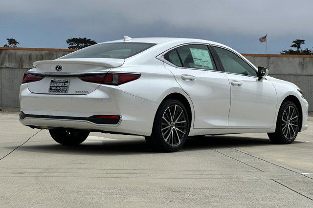 new 2025 Lexus ES 300h car, priced at $48,944