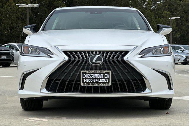 new 2025 Lexus ES 300h car, priced at $48,944