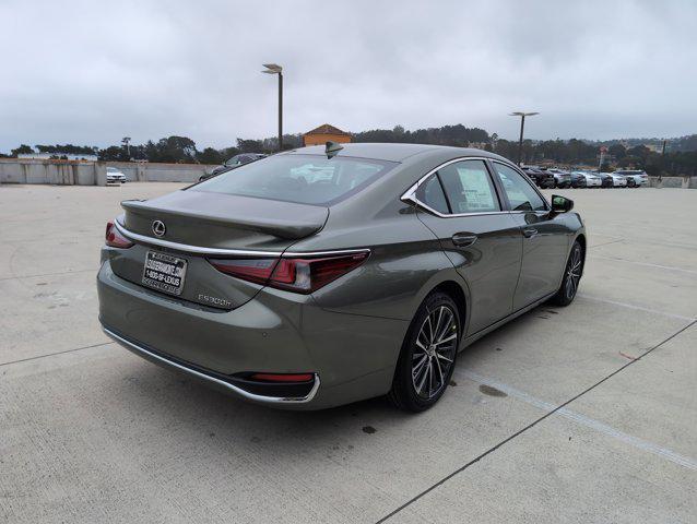 new 2025 Lexus ES 300h car, priced at $49,299