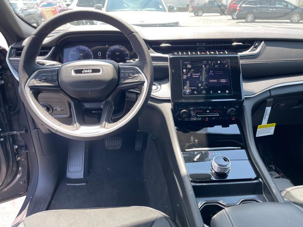 new 2025 Jeep Grand Cherokee car, priced at $43,410