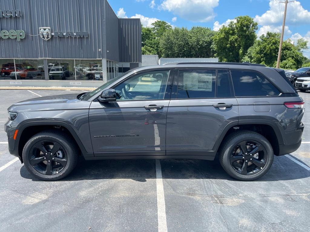 new 2025 Jeep Grand Cherokee car, priced at $43,410