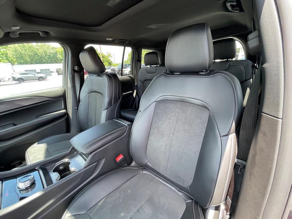 new 2025 Jeep Grand Cherokee car, priced at $43,410
