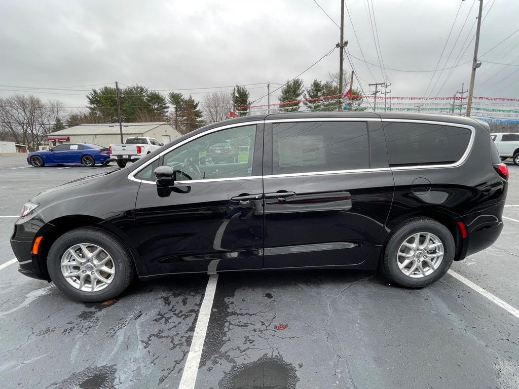 new 2025 Chrysler Pacifica car, priced at $40,476