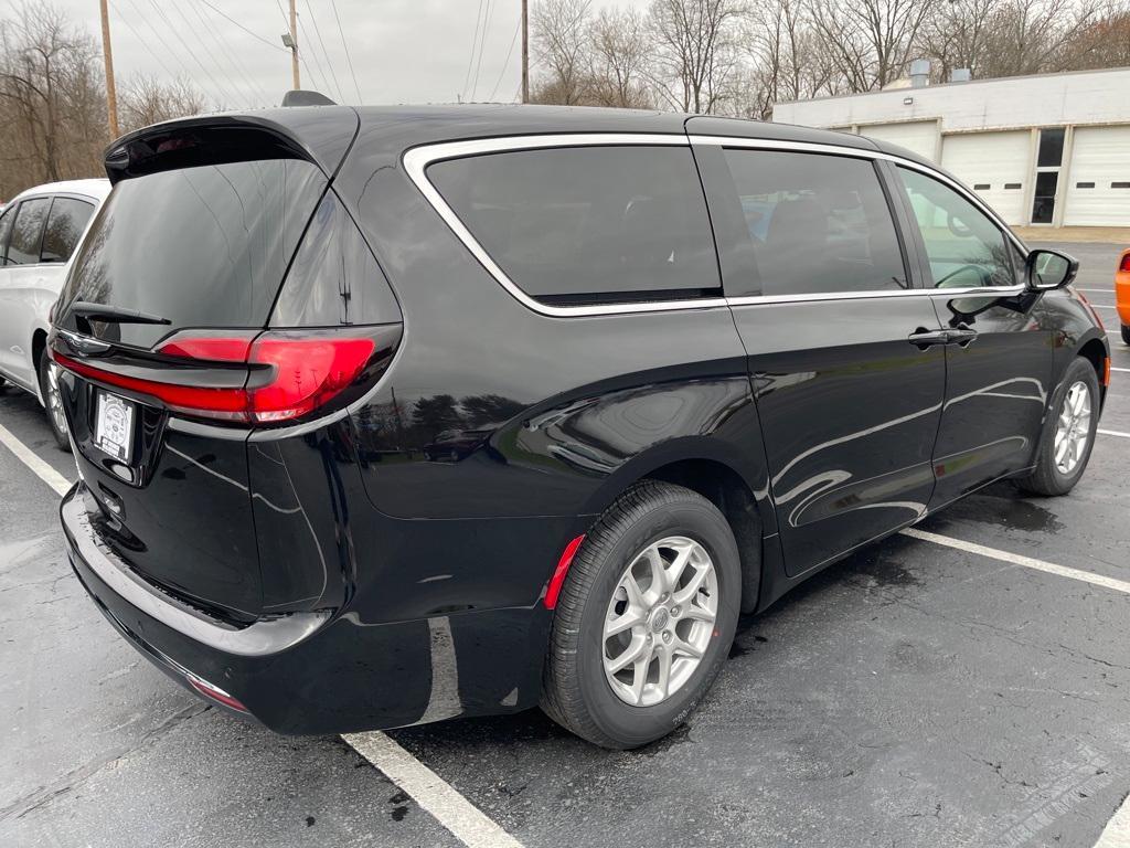 new 2025 Chrysler Pacifica car, priced at $40,476