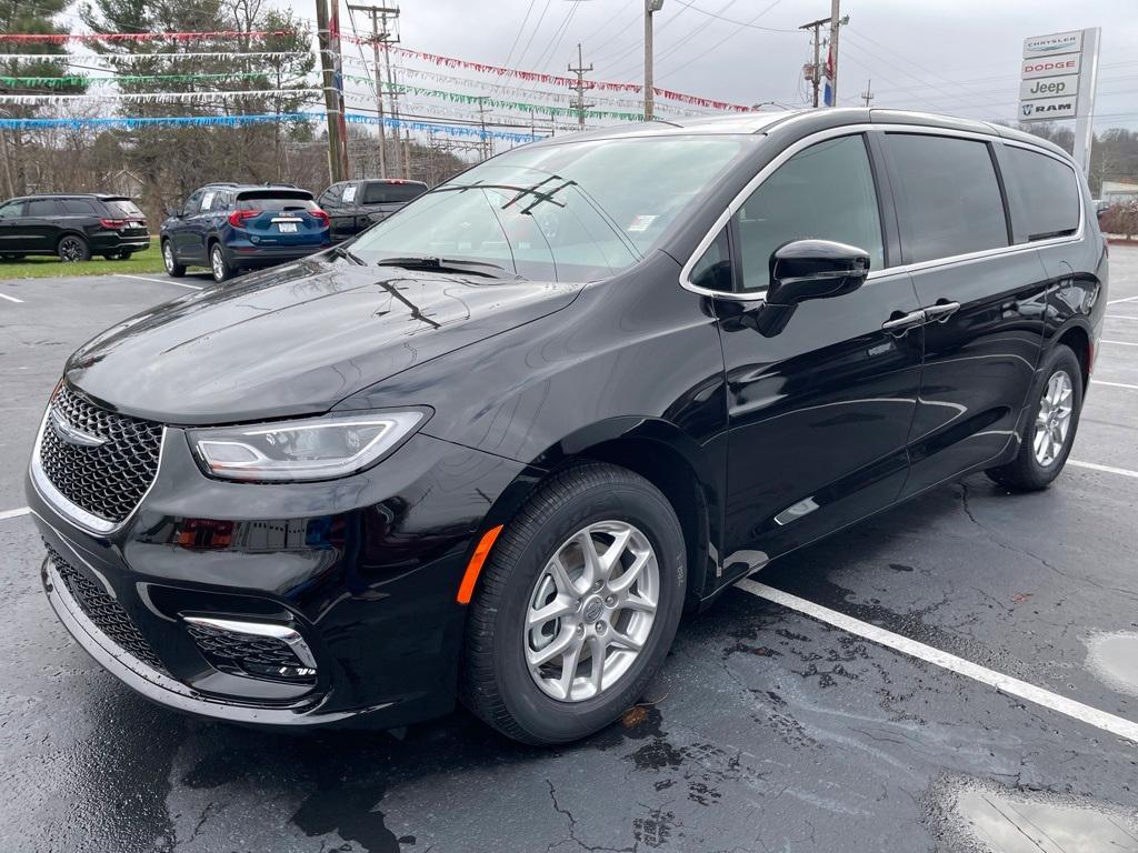 new 2025 Chrysler Pacifica car, priced at $40,476