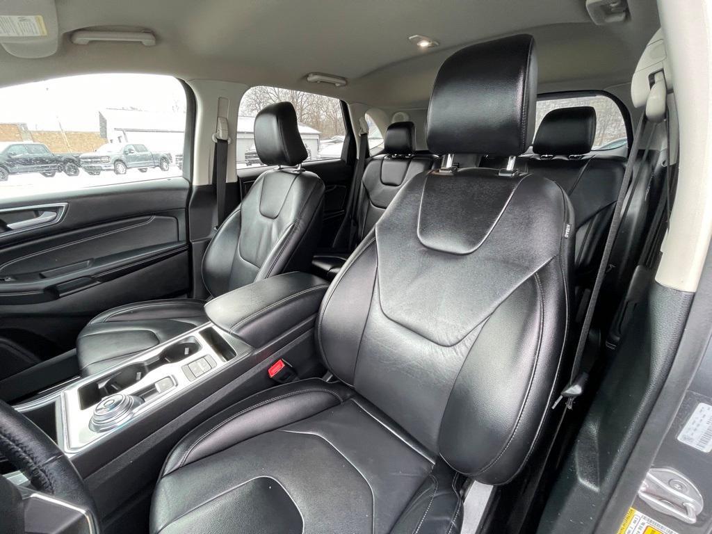 used 2022 Ford Edge car