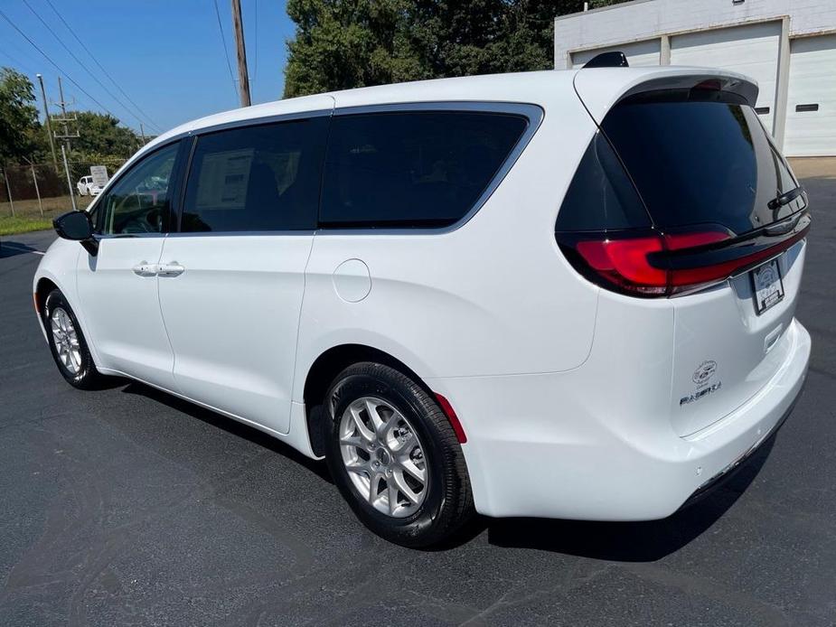 used 2024 Chrysler Pacifica car, priced at $40,326