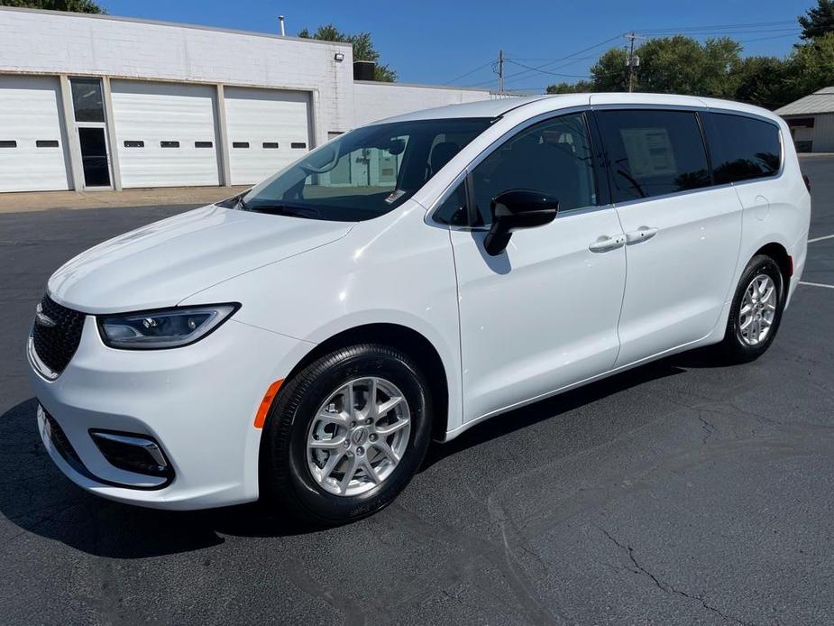 used 2024 Chrysler Pacifica car, priced at $40,326