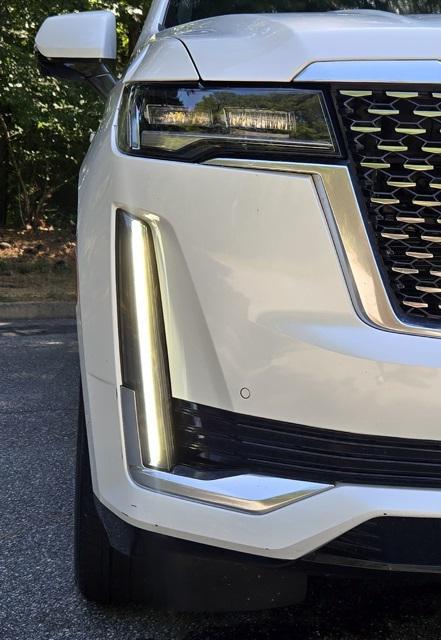used 2022 Cadillac Escalade ESV car, priced at $59,277