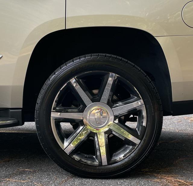 used 2016 Cadillac Escalade car, priced at $19,990