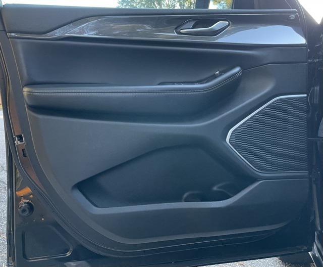 used 2022 Jeep Grand Cherokee car, priced at $22,749