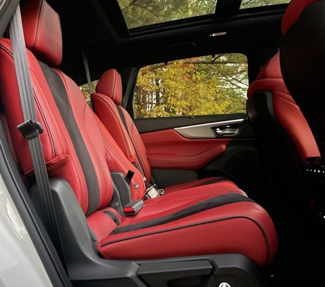 used 2022 Acura MDX car, priced at $40,999