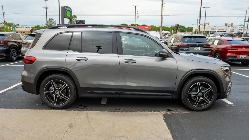 new 2024 Mercedes-Benz GLB 250 car, priced at $56,625