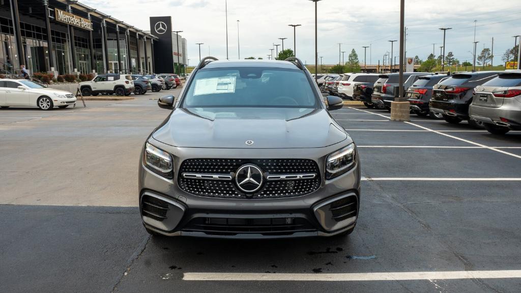 new 2024 Mercedes-Benz GLB 250 car, priced at $56,625