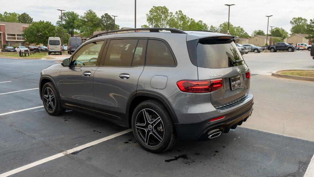 new 2024 Mercedes-Benz GLB 250 car, priced at $56,625