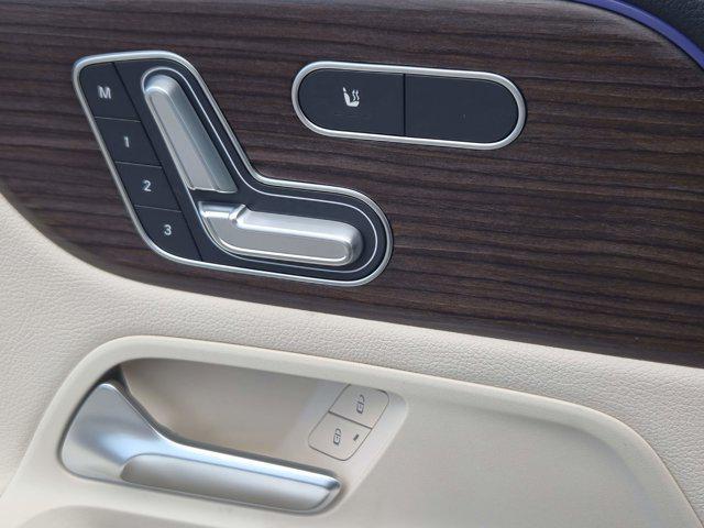 new 2025 Mercedes-Benz GLB 250 car, priced at $49,580