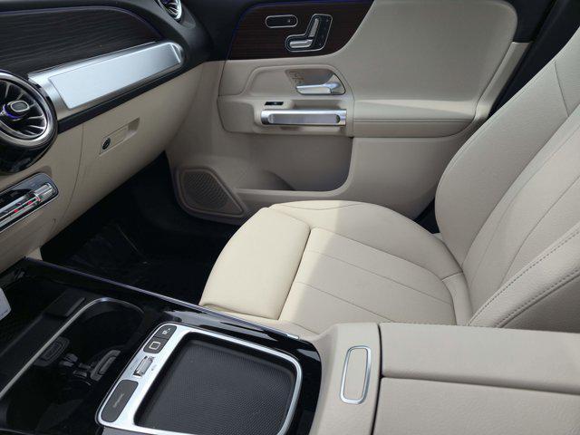 new 2025 Mercedes-Benz GLB 250 car, priced at $49,580