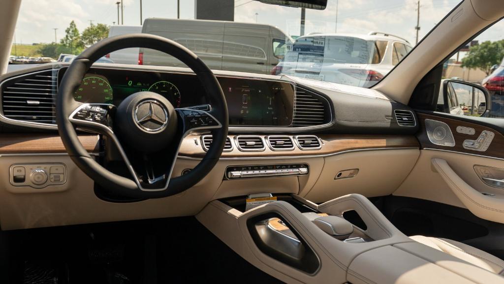 new 2024 Mercedes-Benz GLS 450 car, priced at $89,905
