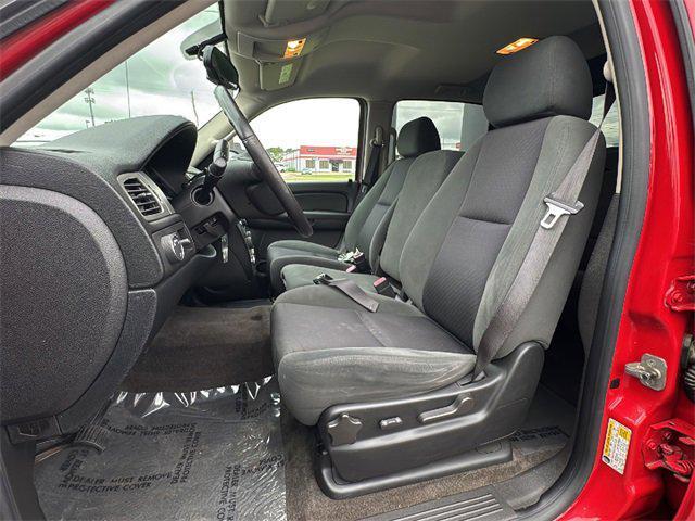 used 2009 Chevrolet Avalanche car, priced at $11,400
