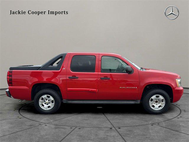 used 2009 Chevrolet Avalanche car, priced at $11,400