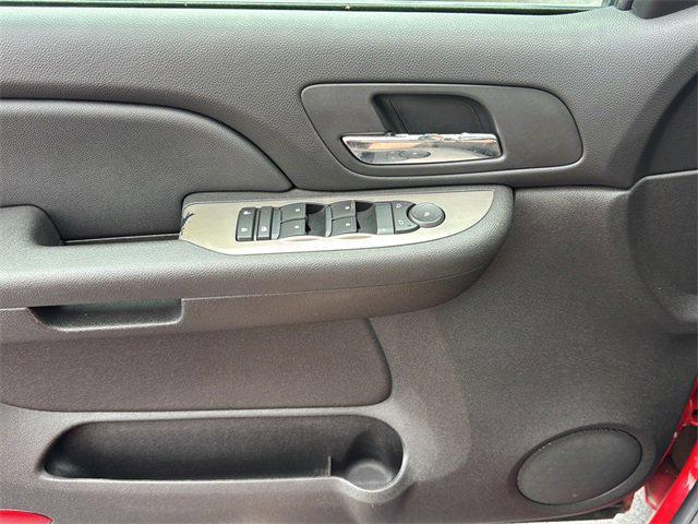 used 2009 Chevrolet Avalanche car, priced at $11,400