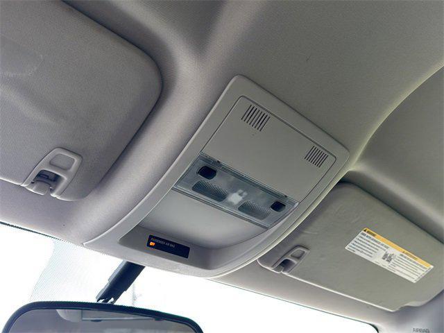 used 2009 Chevrolet Avalanche car, priced at $11,400