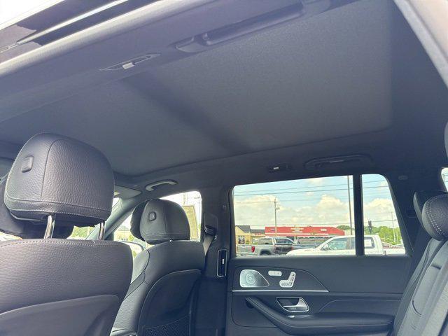 new 2025 Mercedes-Benz GLS 580 car, priced at $117,365