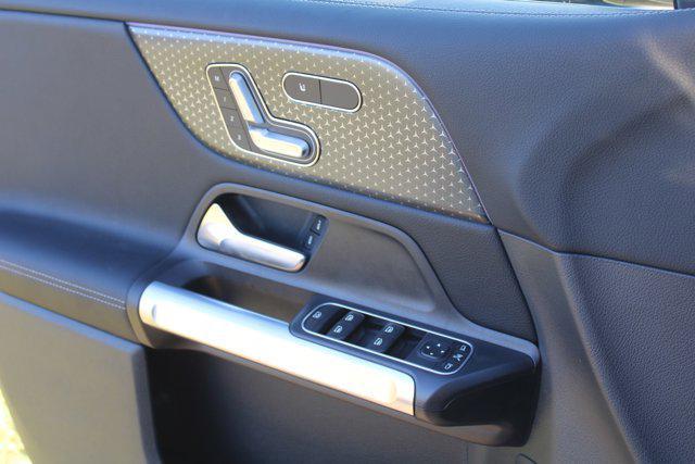 new 2024 Mercedes-Benz GLB 250 car, priced at $51,215