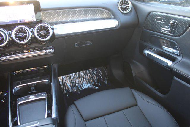 new 2024 Mercedes-Benz GLB 250 car, priced at $51,215