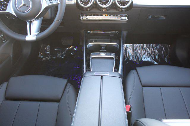 new 2024 Mercedes-Benz GLB 250 car, priced at $51,215