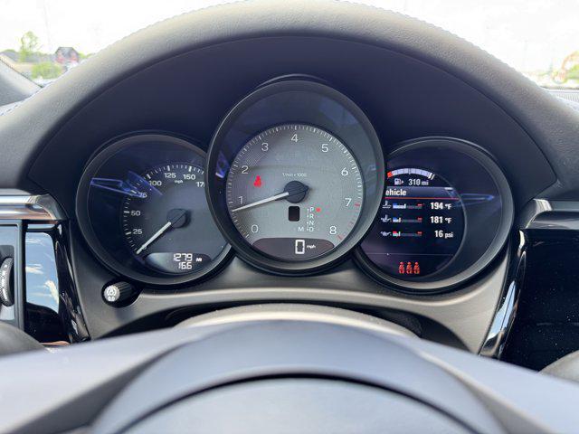 new 2025 Porsche Macan car