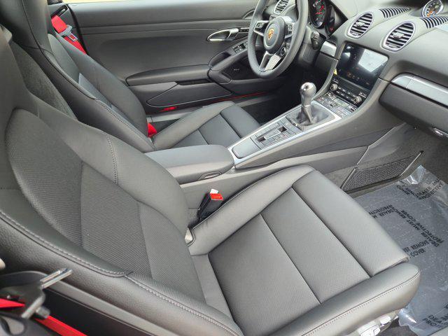 new 2025 Porsche 718 Boxster car