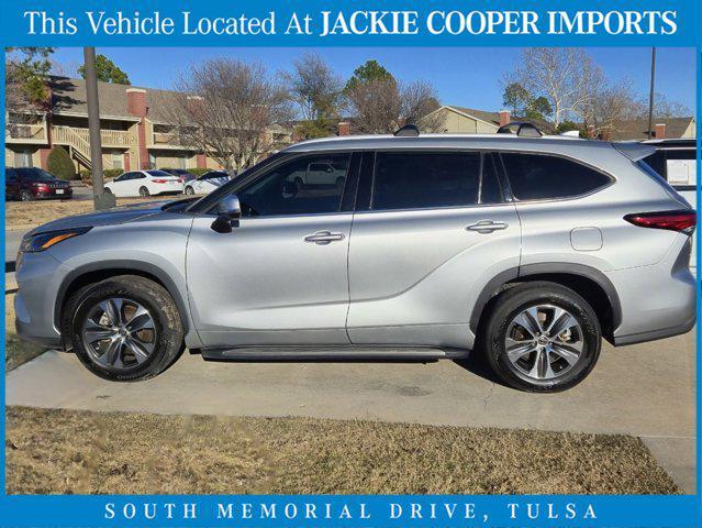 used 2022 Toyota Highlander Hybrid car, priced at $35,250