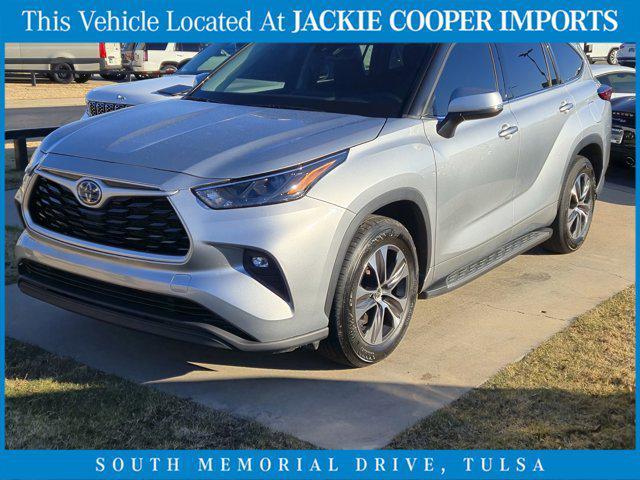 used 2022 Toyota Highlander Hybrid car, priced at $35,250